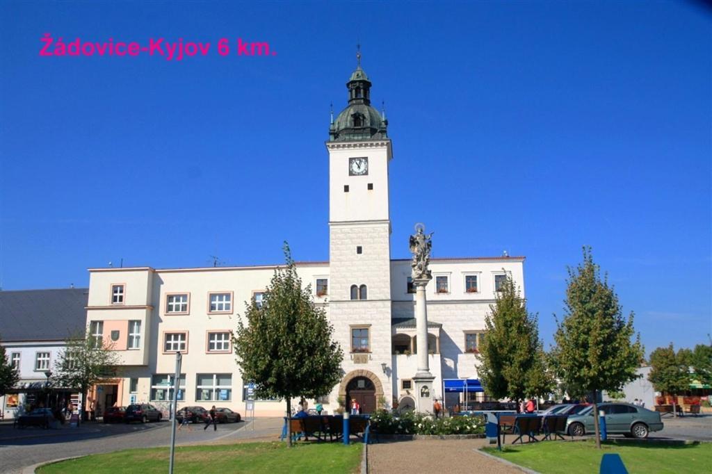 Cyklo Ubytovani A Vinny Sklep Zadovice Zewnętrze zdjęcie