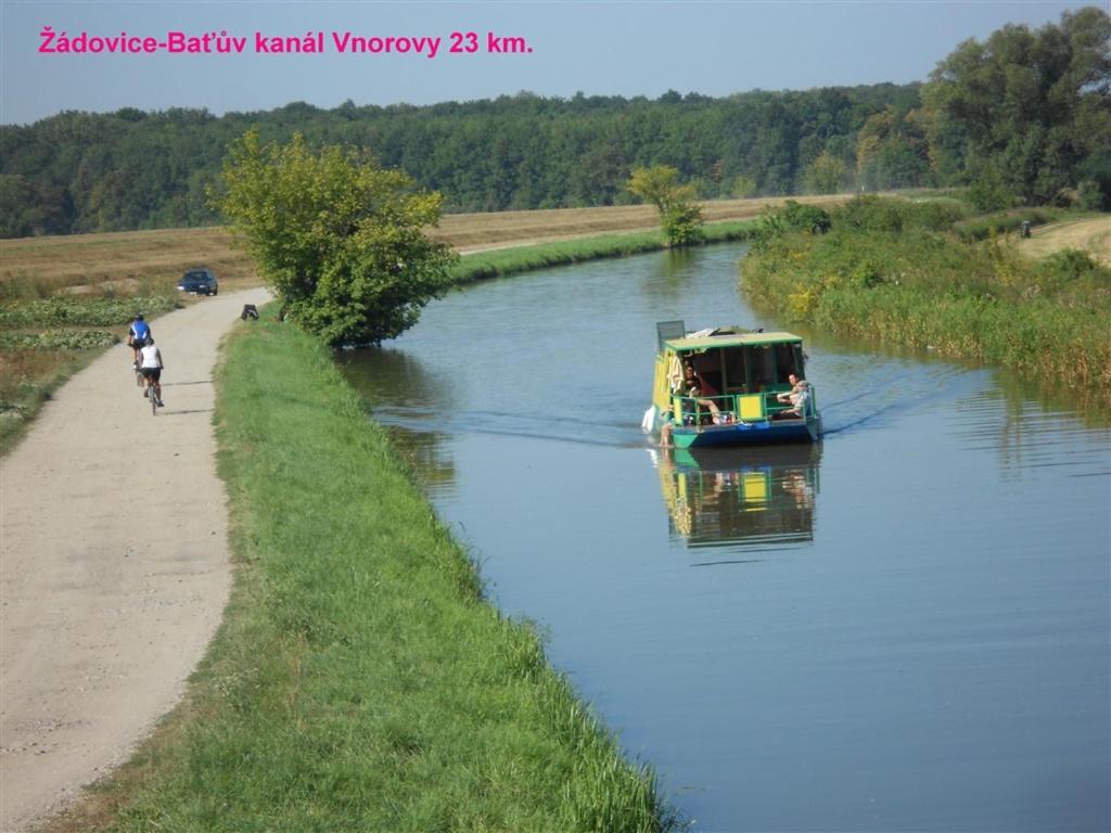 Cyklo Ubytovani A Vinny Sklep Zadovice Zewnętrze zdjęcie